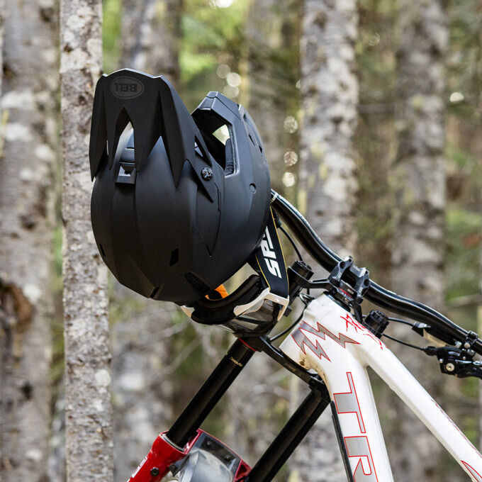 Bell Full-10 Mips Helmet